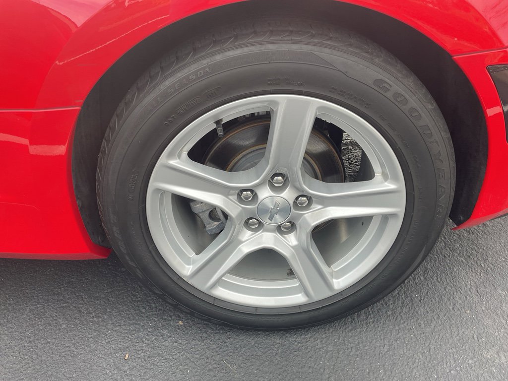 Used 2020 Chevrolet Camaro LT image 18