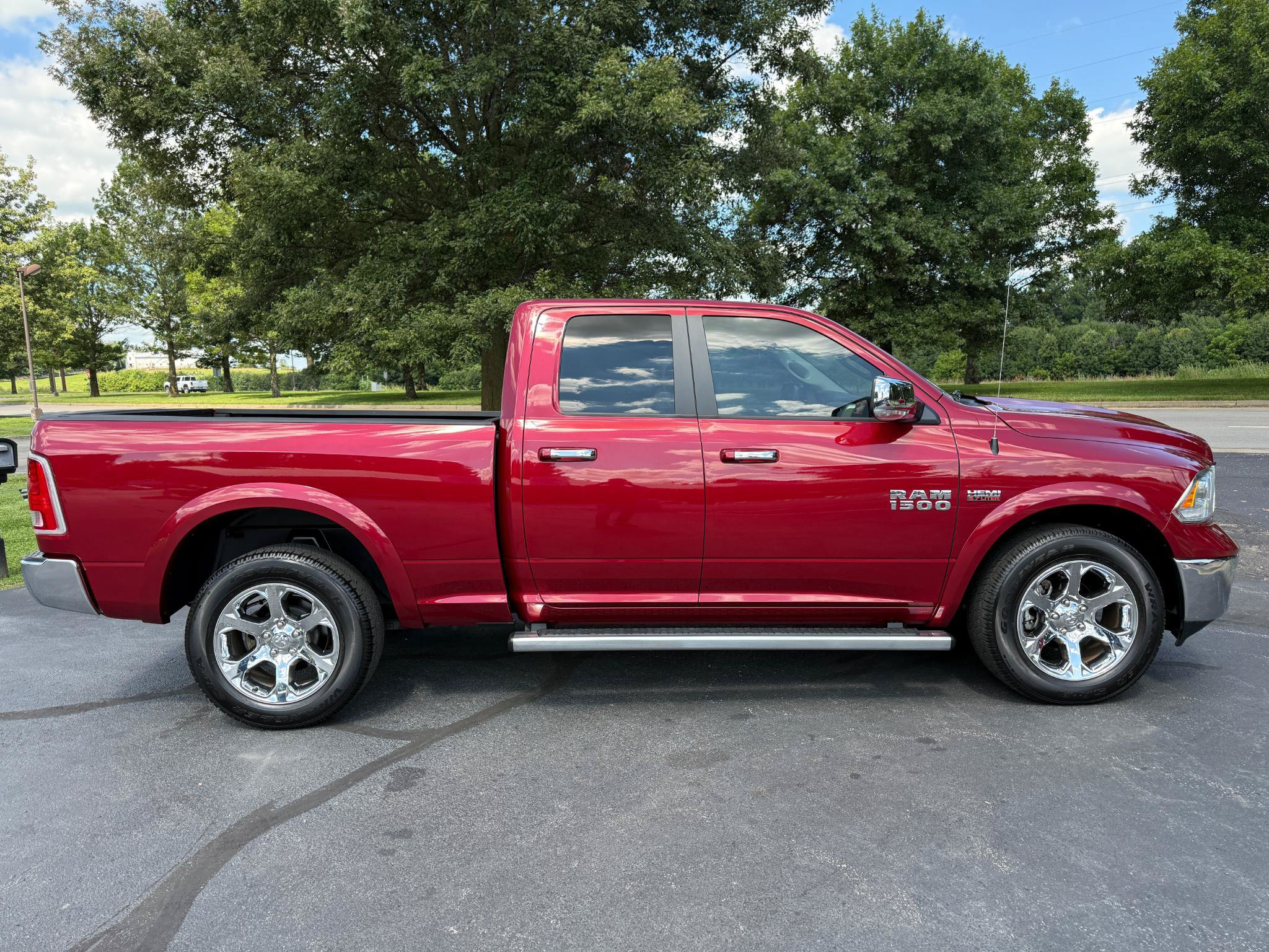 Used 2014 RAM 1500 Laramie w/ Convenience Group AWD/4WD image 10
