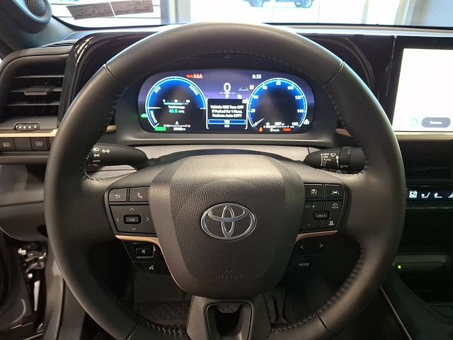 Used 2023 Toyota Crown AWD/4WD image 18
