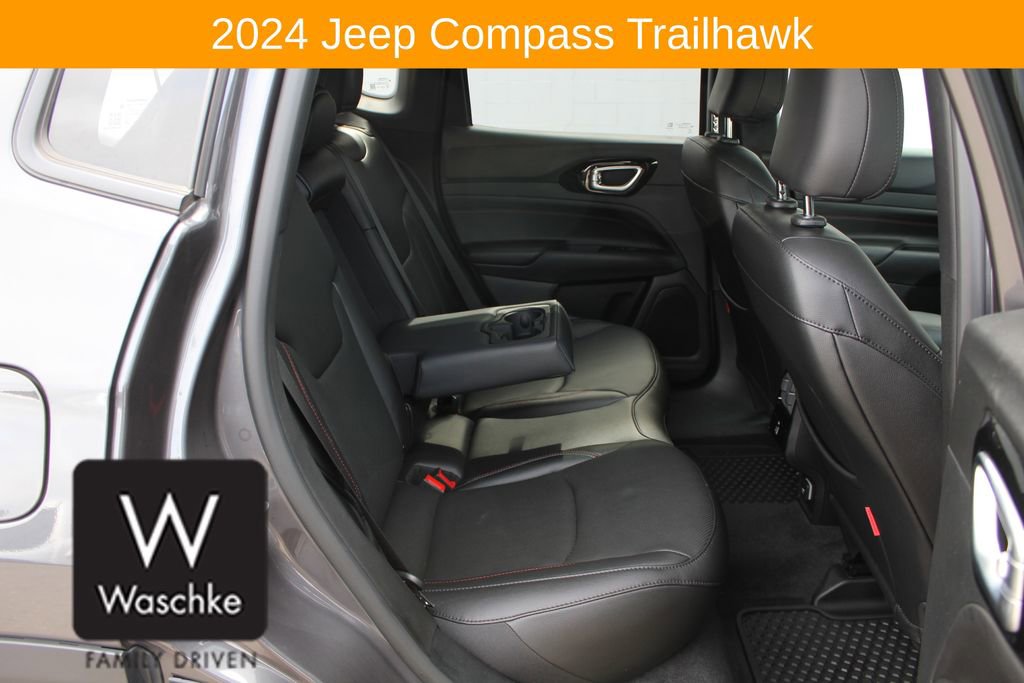 Used 2024 Jeep Compass Trailhawk w/ Trailhawk Elite Group AWD/4WD image 22