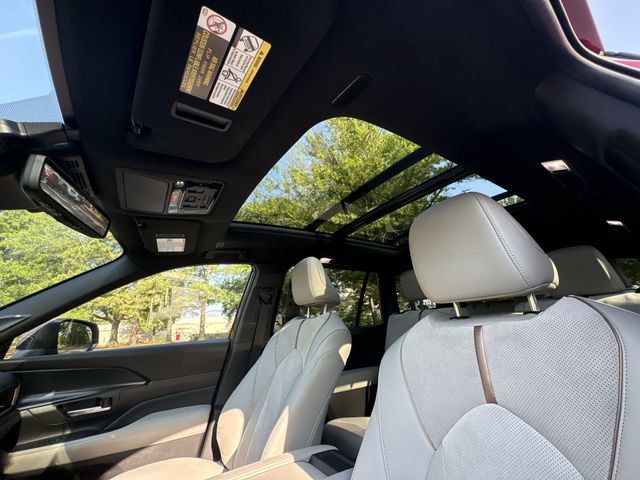 Used 2025 Toyota Grand Highlander AWD Hybrid image 22