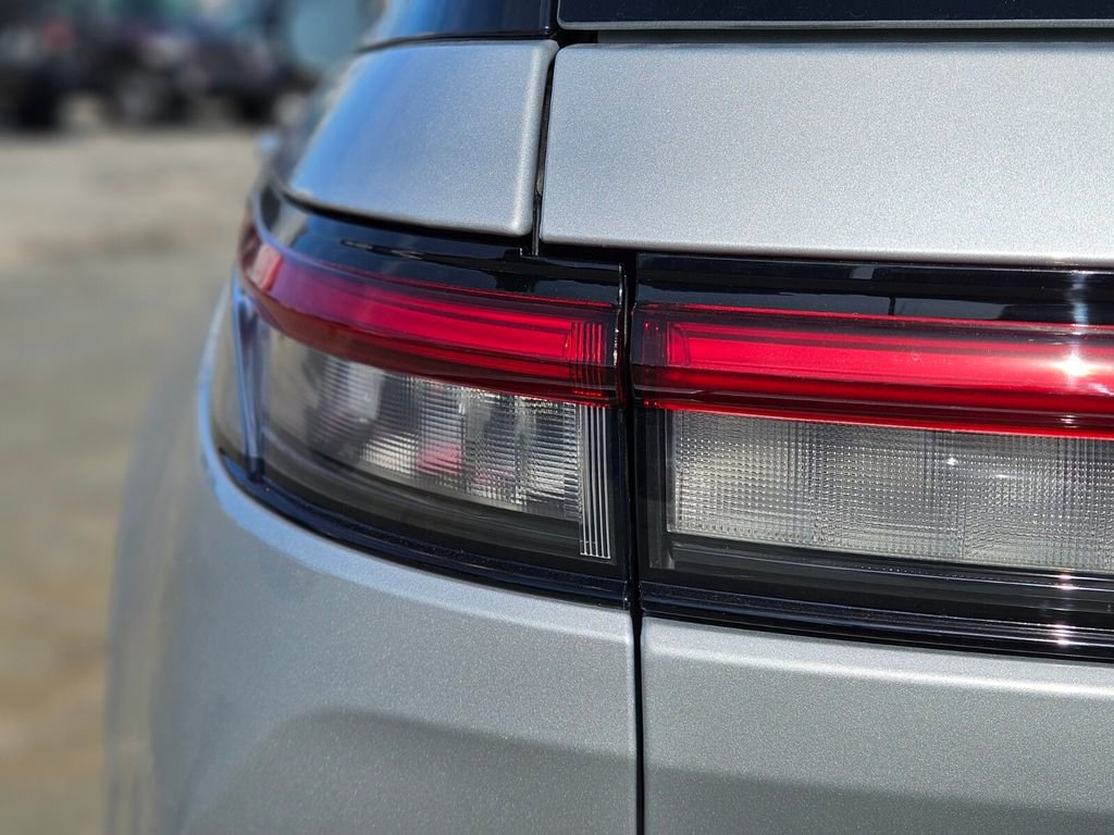 New 2025 Jeep Grand Cherokee Laredo X w/ Luxury Tech Group I image 9