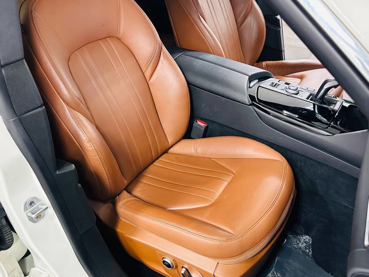 Used 2021 Maserati Levante image 24