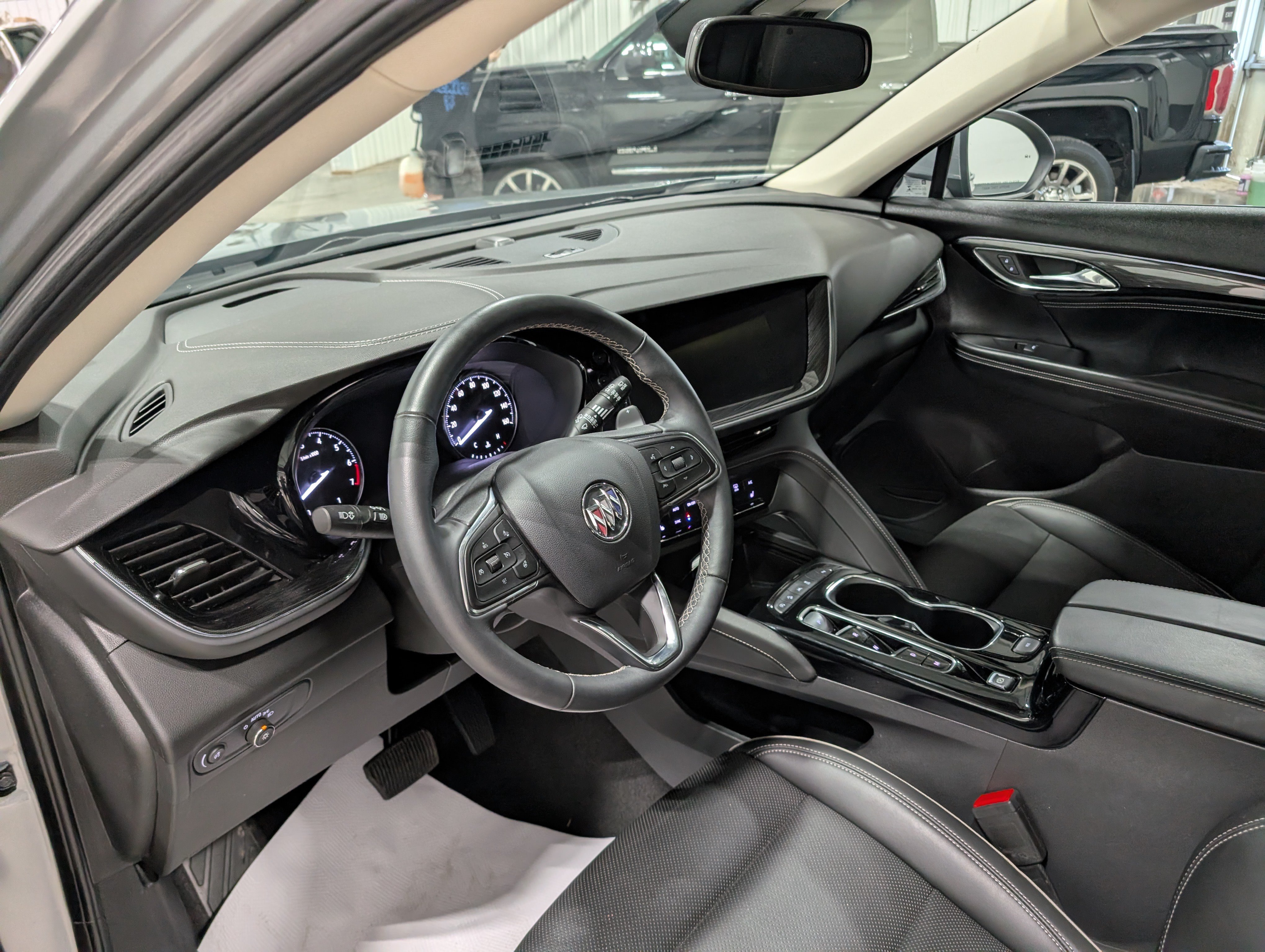 Used 2023 Buick Envision Essence AWD/4WD image 12