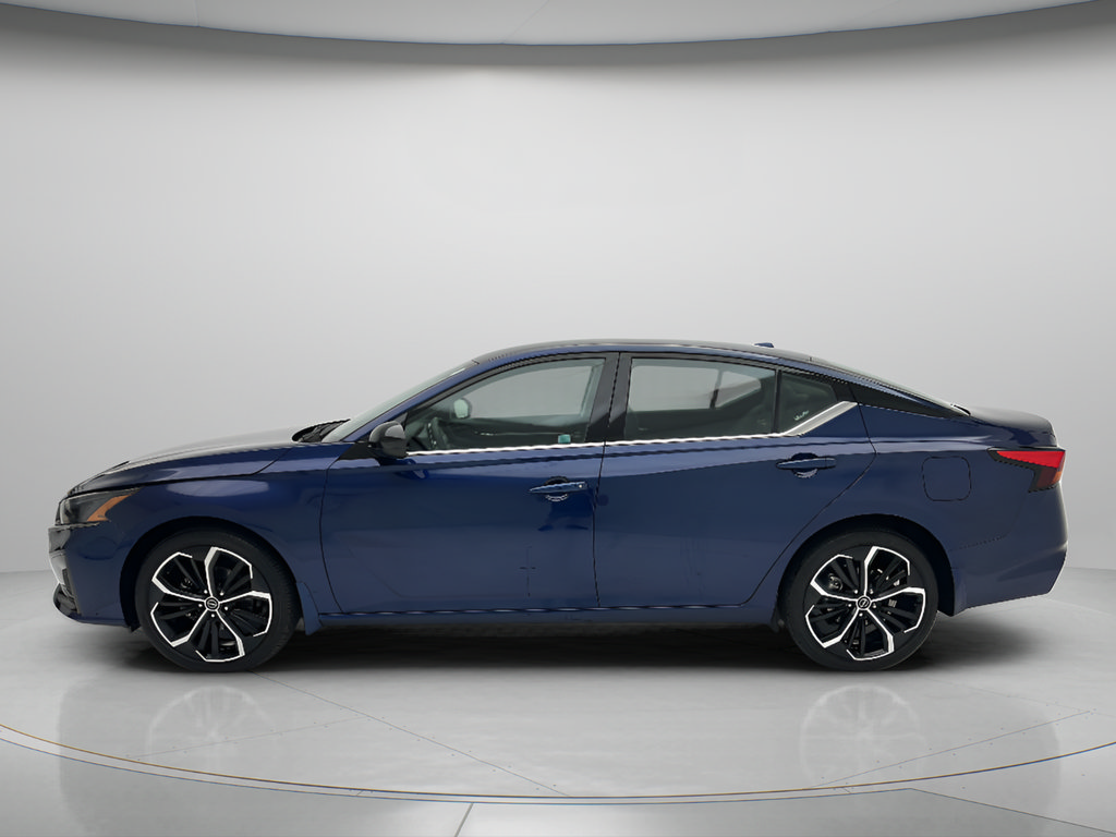 Used 2024 Nissan Altima 2.5 SR AWD/4WD image 7