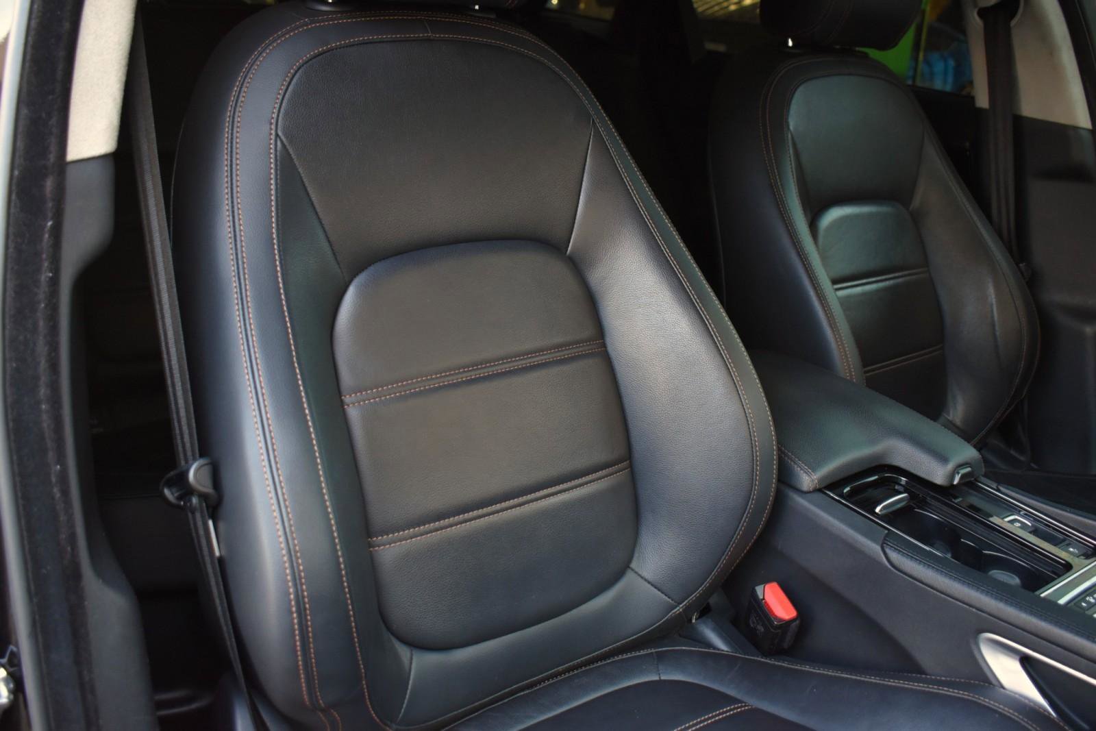 Used 2019 Jaguar F-PACE Prestige image 45