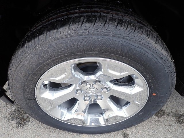 New 2026 RAM 1500 4x4 Crew Cab image 11