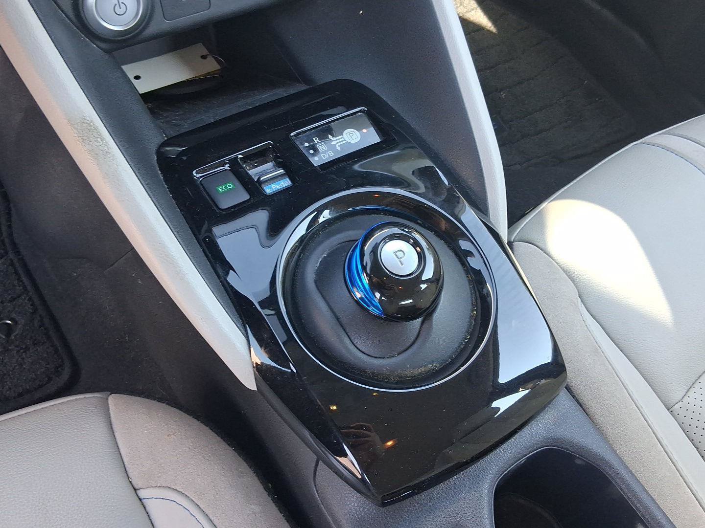 Used 2018 Nissan Leaf SL w/ SL Technology Package FWD image 16