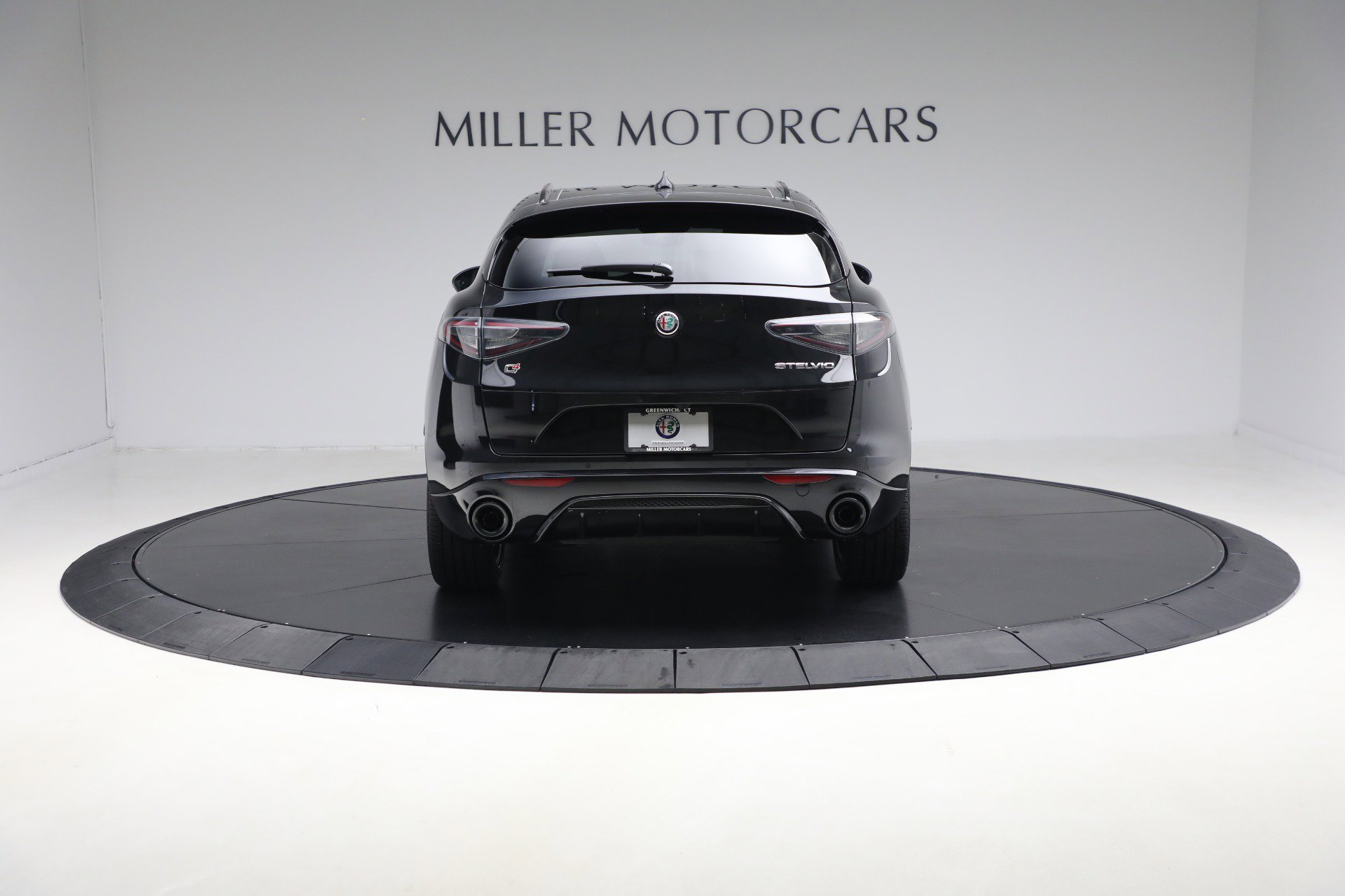 New 2025 Alfa Romeo Stelvio Sprint image 9