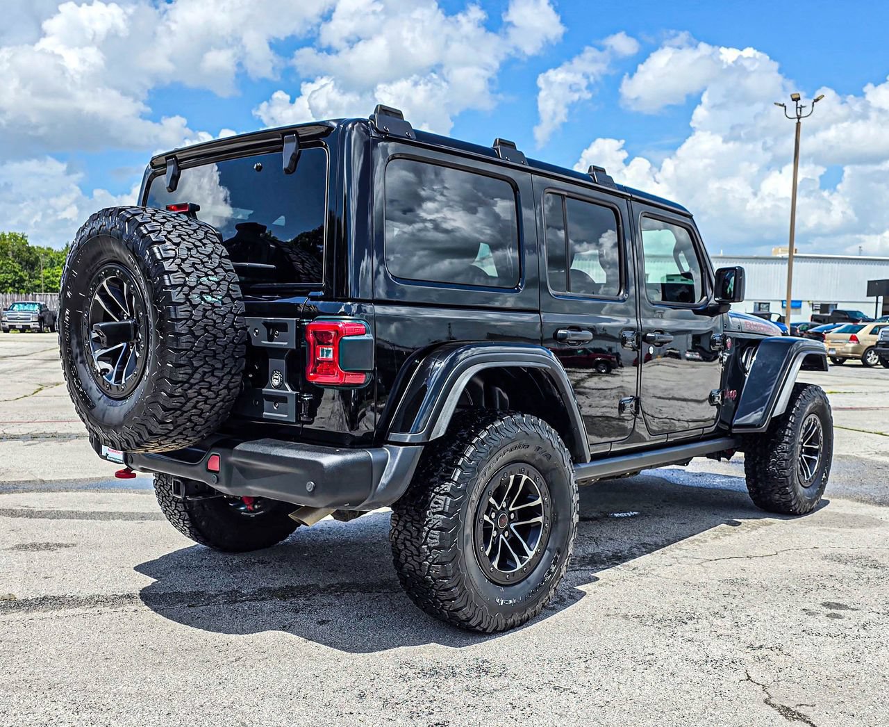 Used 2024 Jeep Wrangler Unlimited Rubicon AWD/4WD image 6