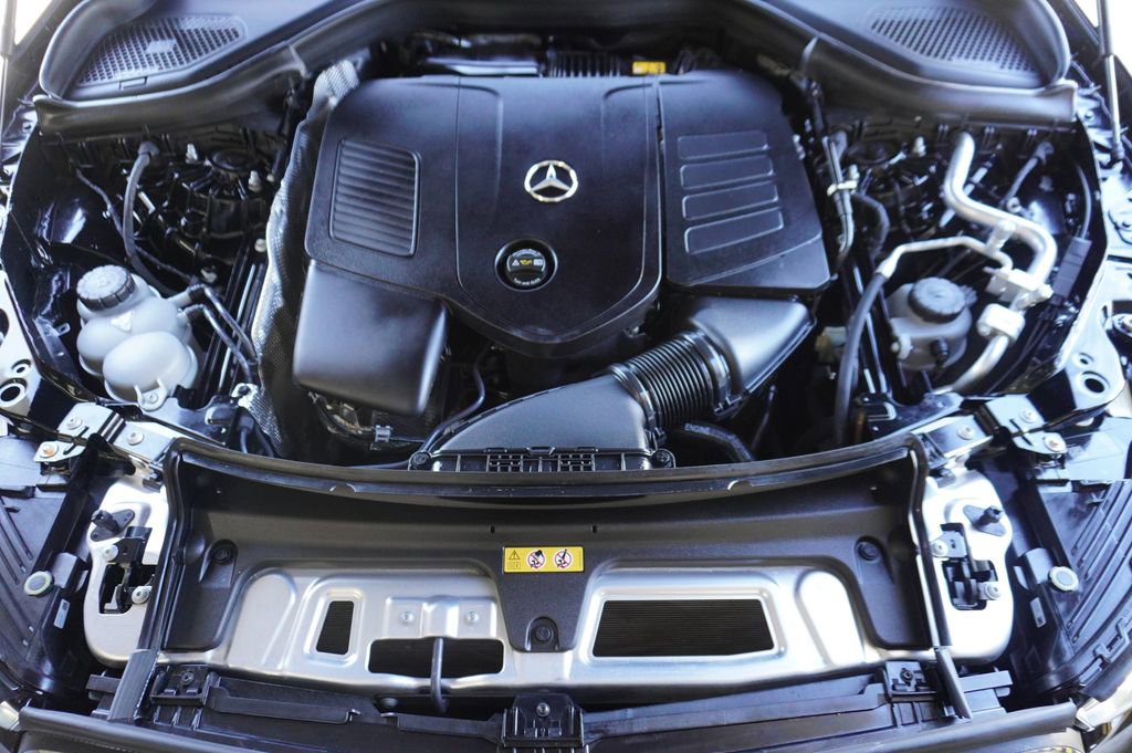 Used 2024 Mercedes-Benz GLC 300 image 21