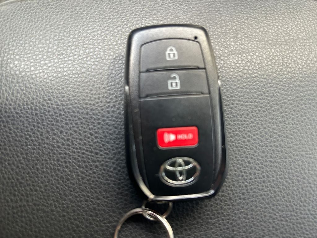 Used 2025 Toyota Tacoma SR5 AWD/4WD image 31