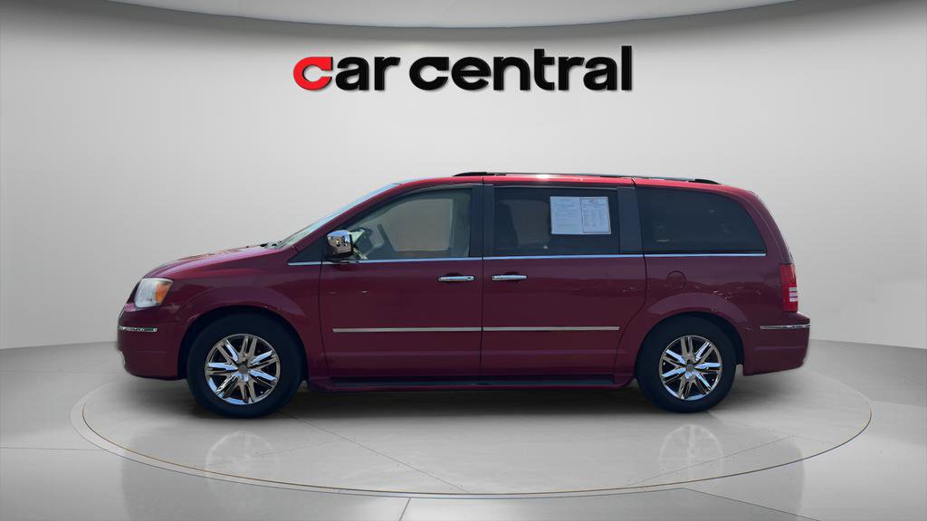 Used 2010 Chrysler Town & Country Limited w/ Trailer Tow Group FWD image 2