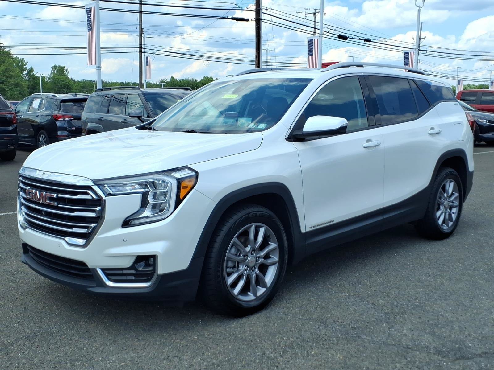 Certified 2022 GMC Terrain SLT w/ Infotainment Package II AWD/4WD image 8