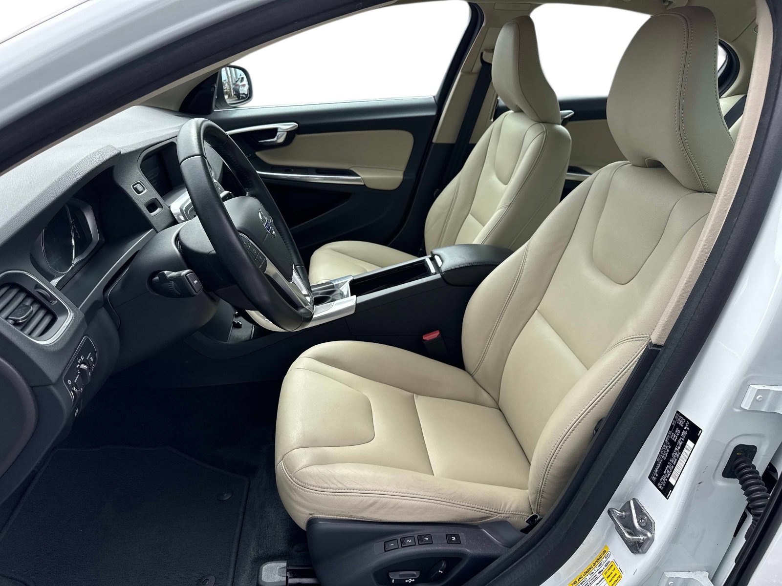 Used 2016 Volvo S60 T5 Premier w/ Convenience Package image 20