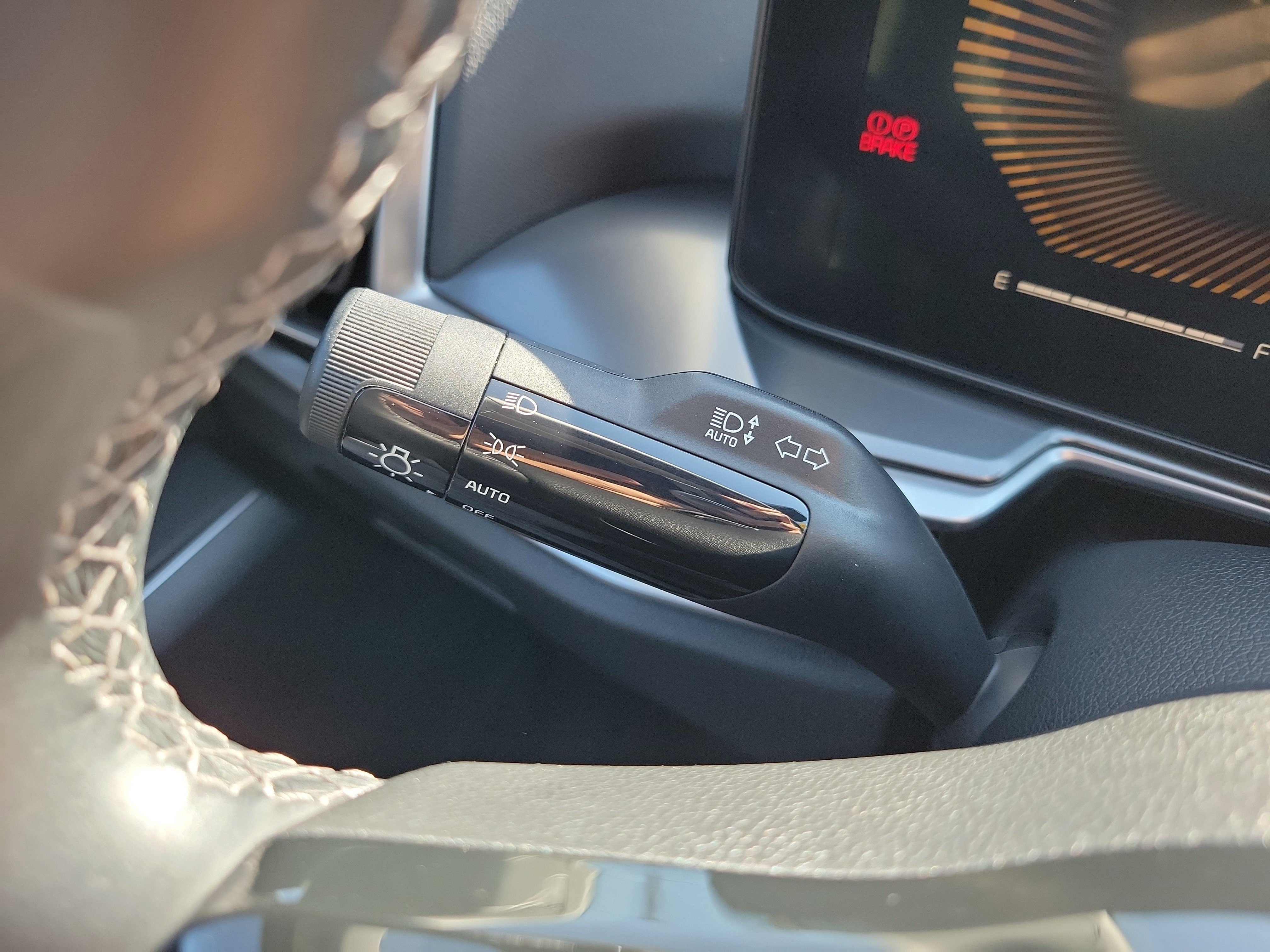 Certified 2025 Kia Sorento S image 28