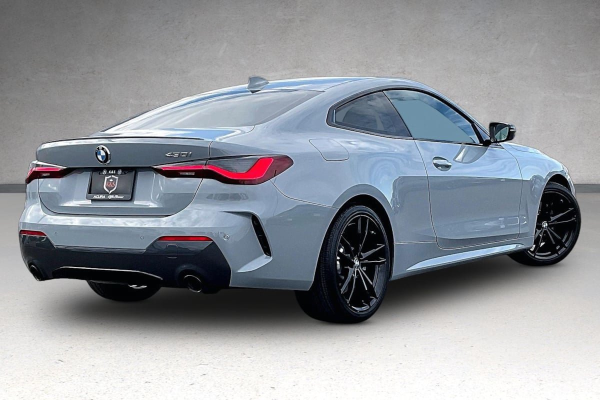 Used 2022 BMW 430i Coupe w/ M Sport Package RWD image 30
