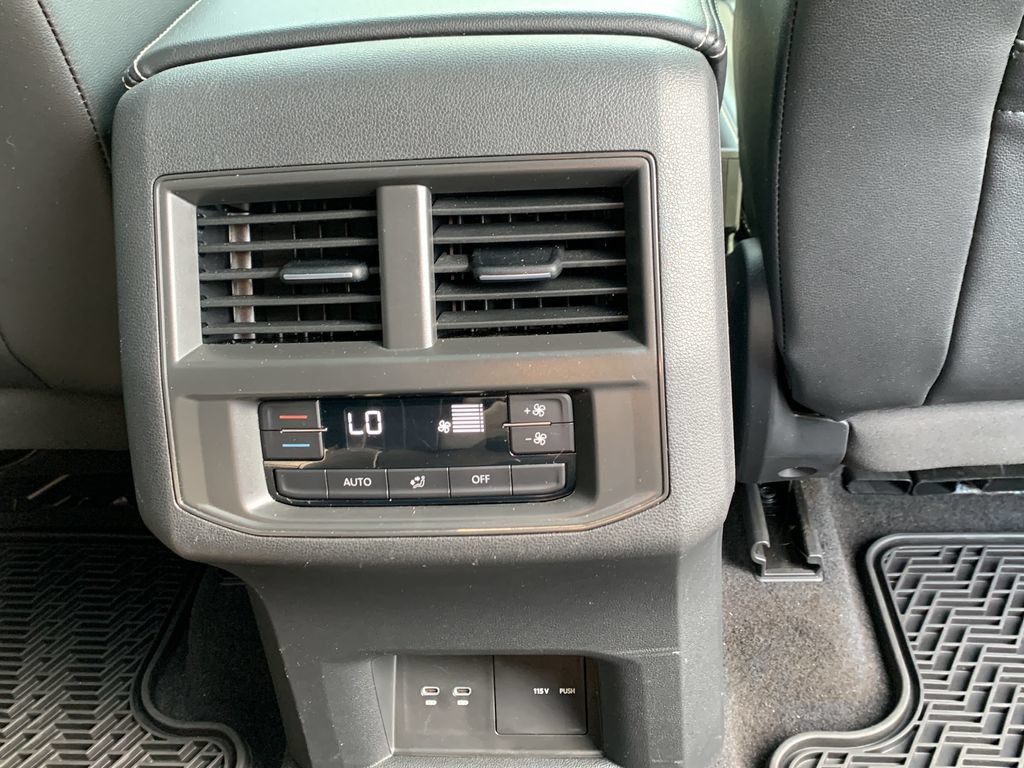 Used 2022 Volkswagen Atlas SE w/ Panoramic Sunroof Package AWD/4WD image 38