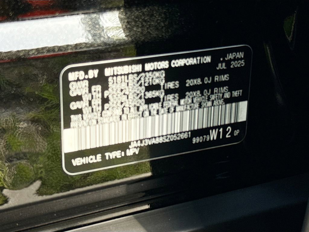 New 2025 Mitsubishi Outlander SE image 35