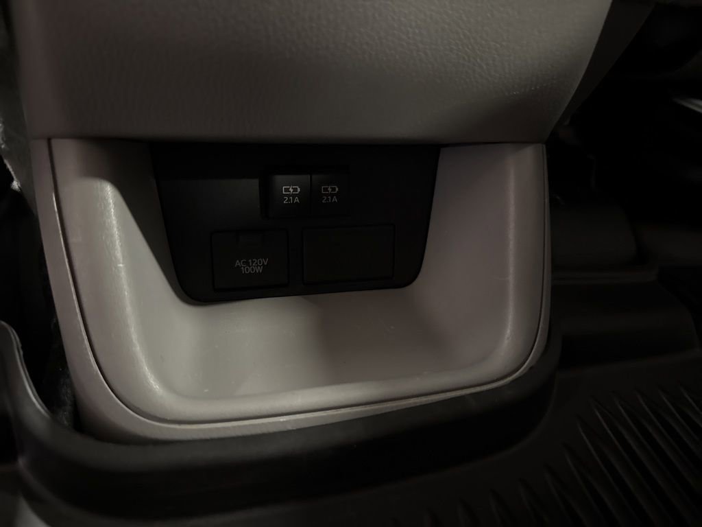 Used 2017 Toyota Highlander XLE image 50