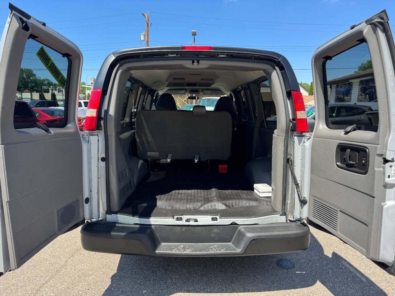 Used 2012 GMC Savana 1500 LS w/ Power Package AWD/4WD image 10