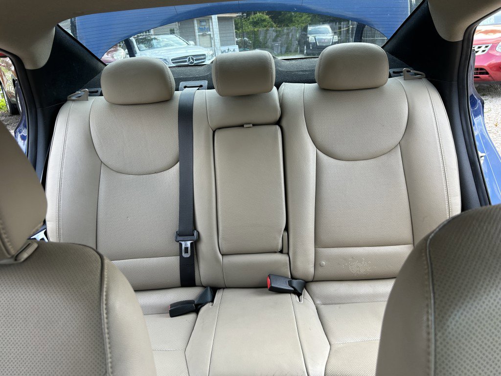Used 2015 Hyundai Elantra Limited FWD image 13