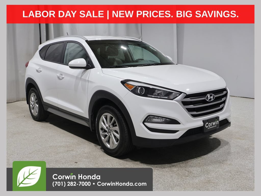 Used 2017 Hyundai Tucson SE w/ SE Popular Package 02