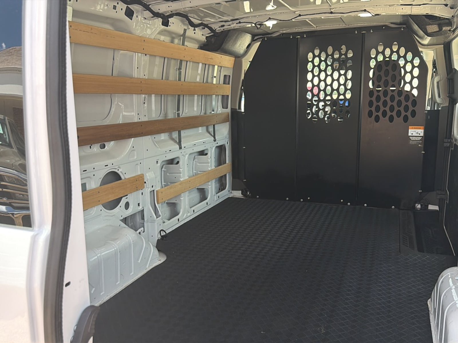 Used 2025 Ford Transit 250 Low Roof w/ Exterior Upgrade Package RWD image 8