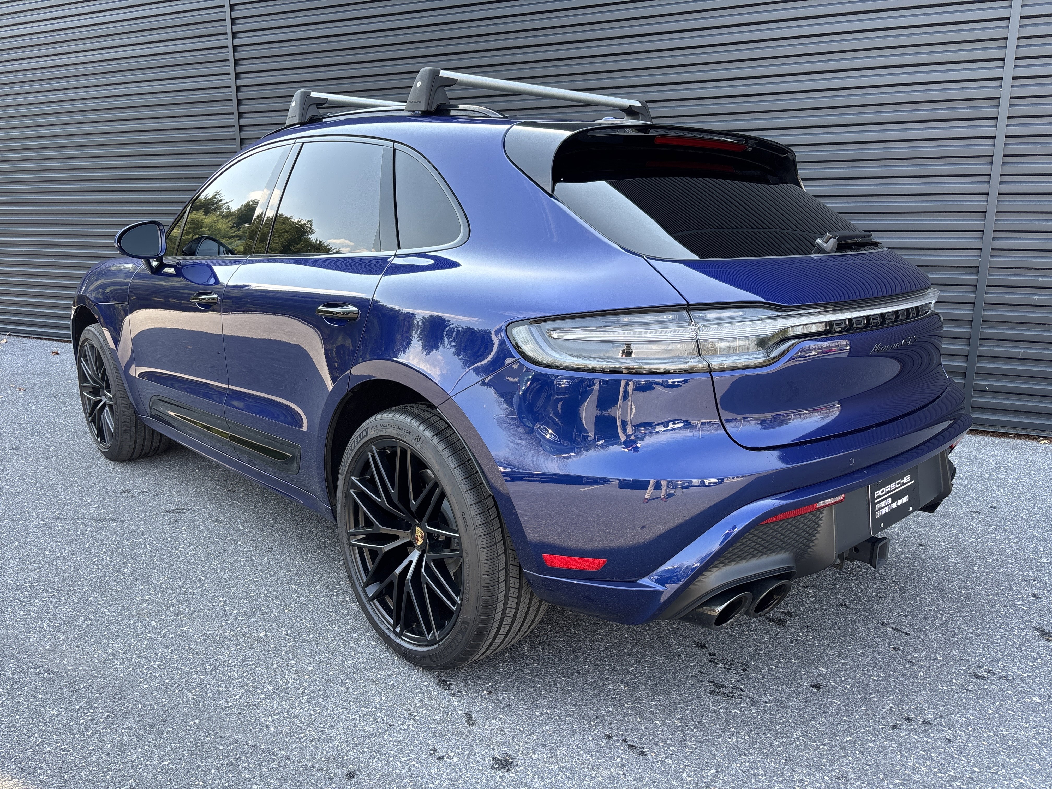 Certified 2023 Porsche Macan GTS AWD/4WD image 3