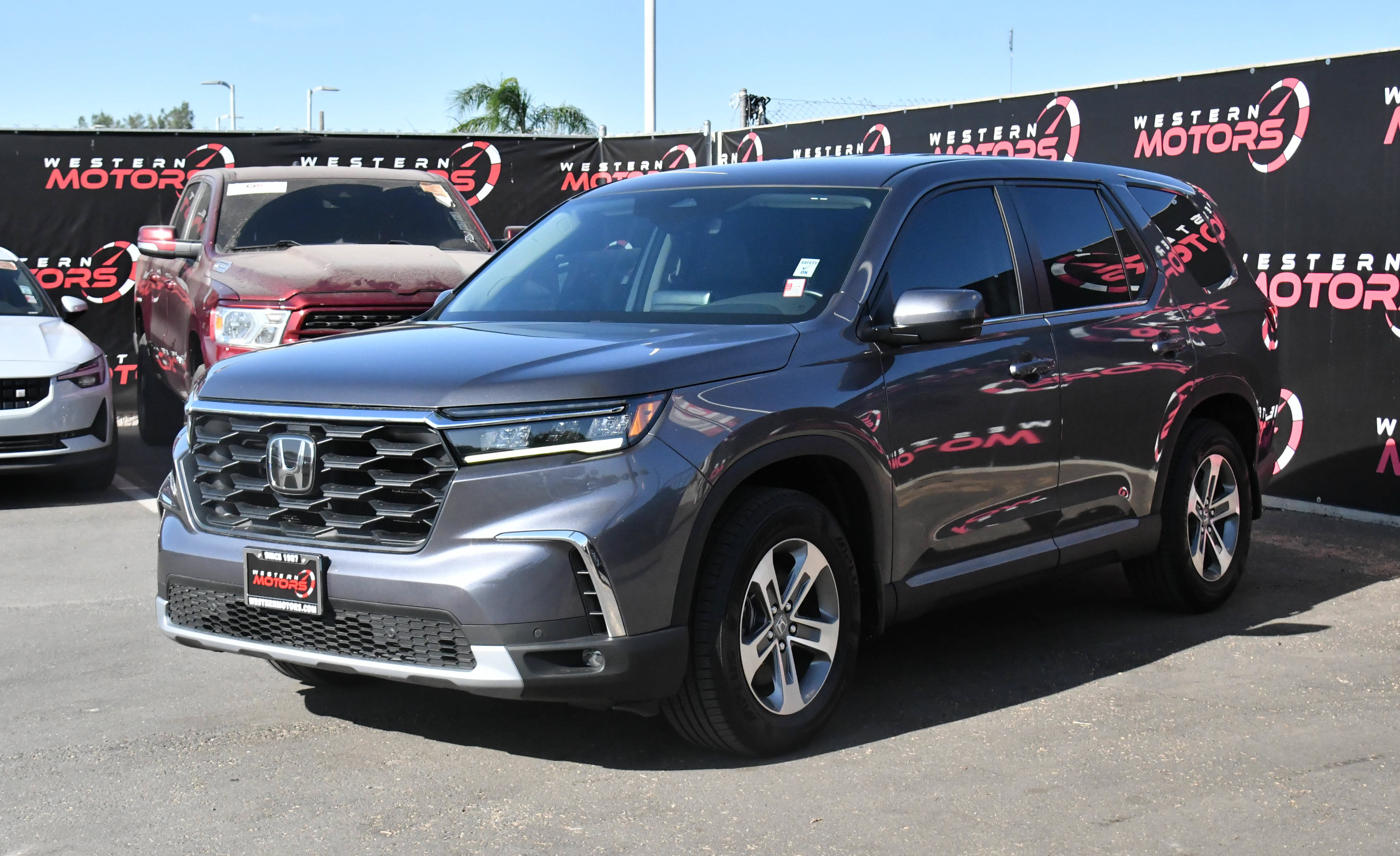 Used 2024 Honda Pilot EX-L image 3