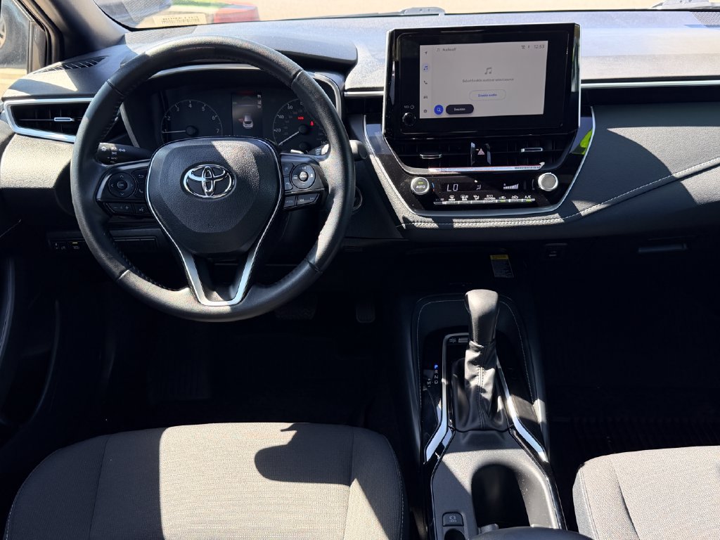 Used 2025 Toyota Corolla SE w/ SE Package FWD image 18