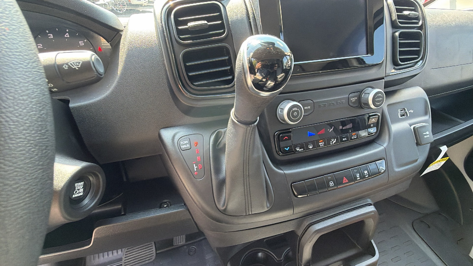 Used 2025 RAM ProMaster 2500 w/ Safety Group FWD image 26