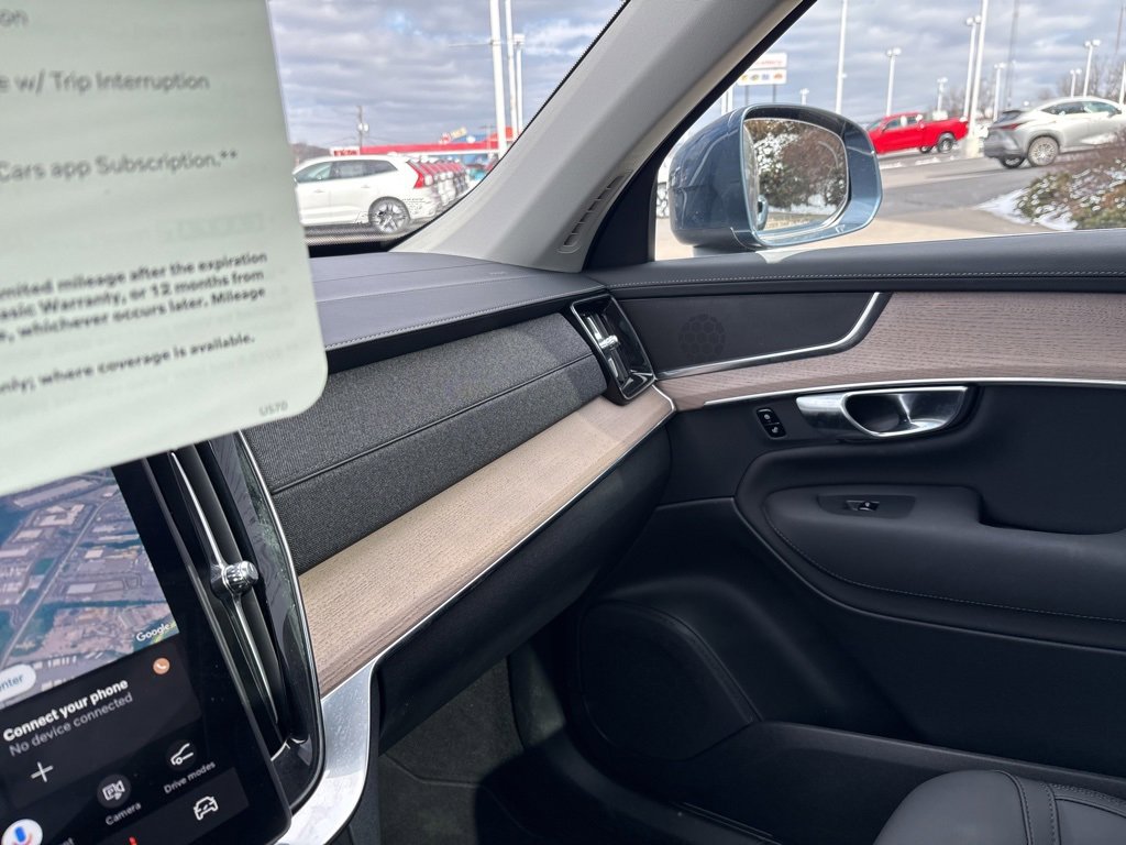 Certified 2025 Volvo XC90 B5 Plus image 32