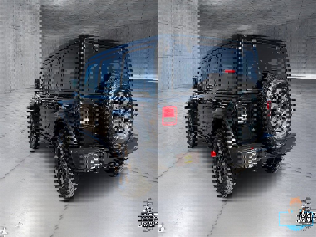 Used 2018 Jeep Wrangler Unlimited Sahara image 4