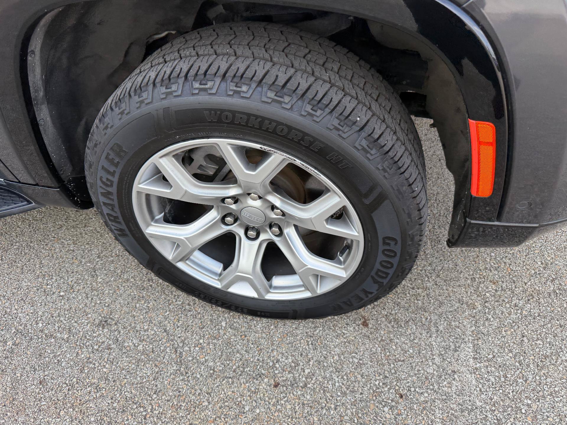 Used 2022 Jeep Wagoneer Series II AWD/4WD image 10