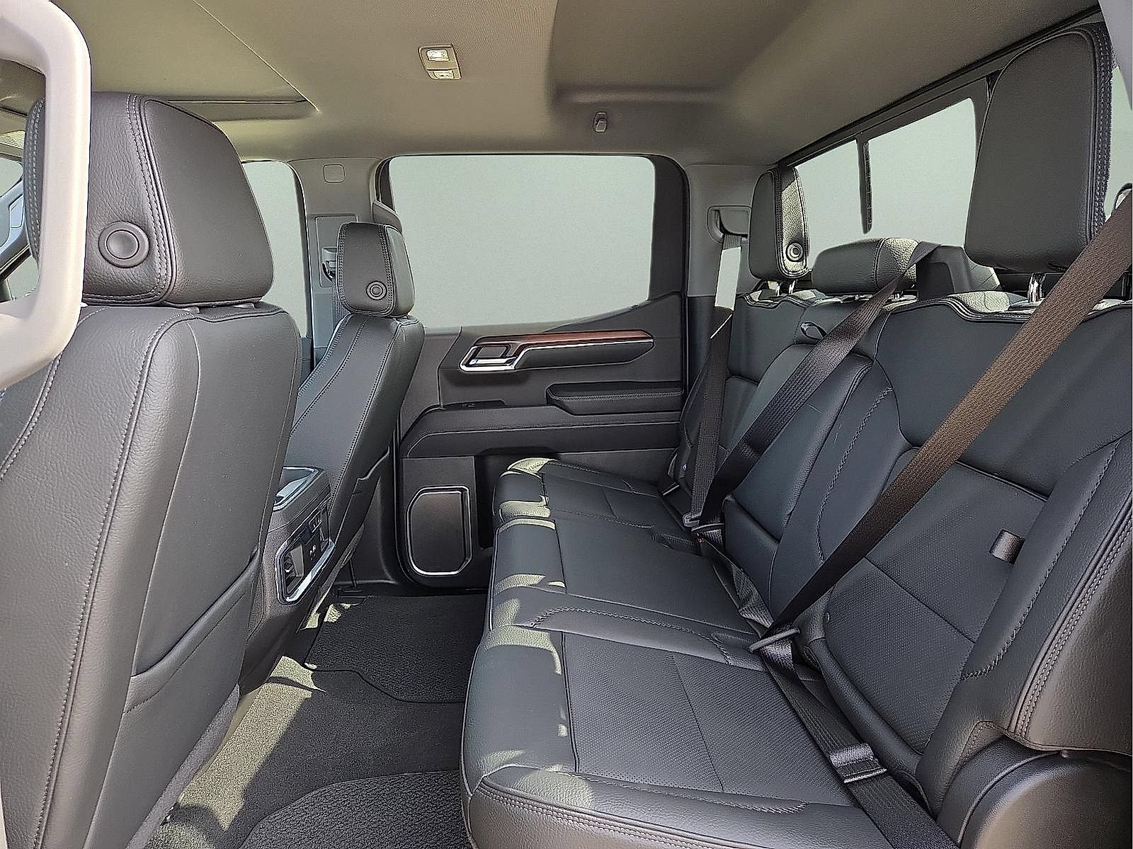 Used 2025 GMC Sierra 1500 Denali w/ Technology Package AWD/4WD image 10