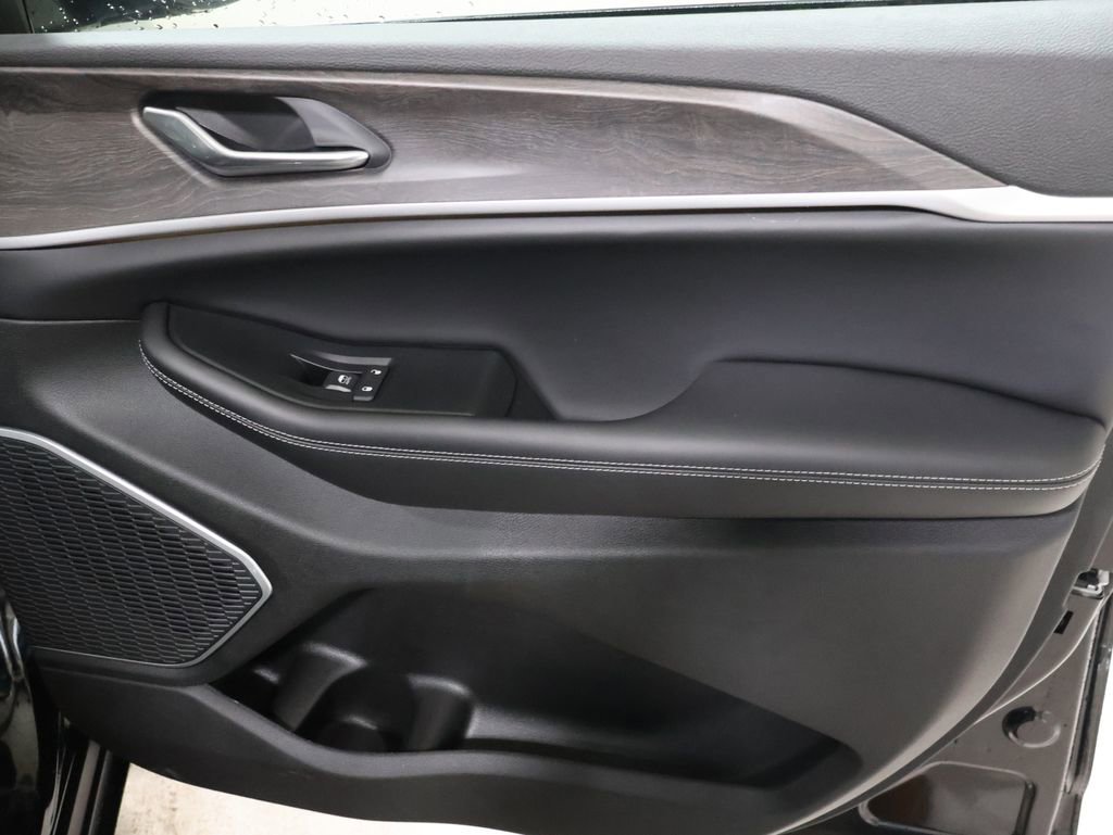 New 2026 Jeep Grand Cherokee Limited AWD/4WD image 19