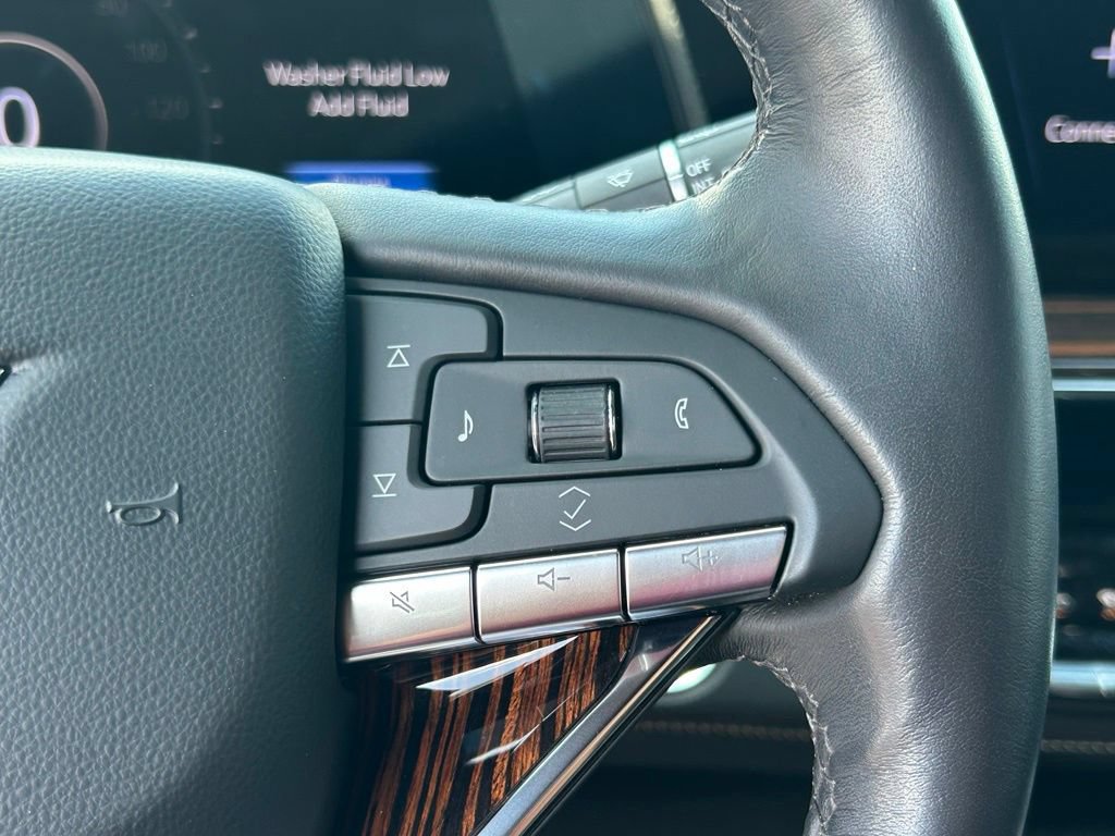 Used 2023 Cadillac Escalade Premium Luxury w/ LPO, Illumination Package AWD/4WD image 24