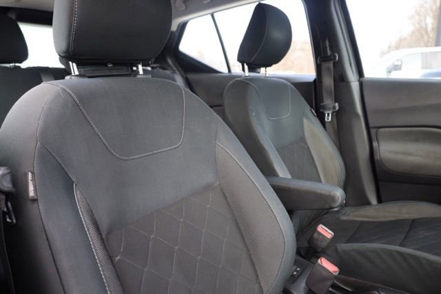 Used 2019 Nissan Kicks SV image 31