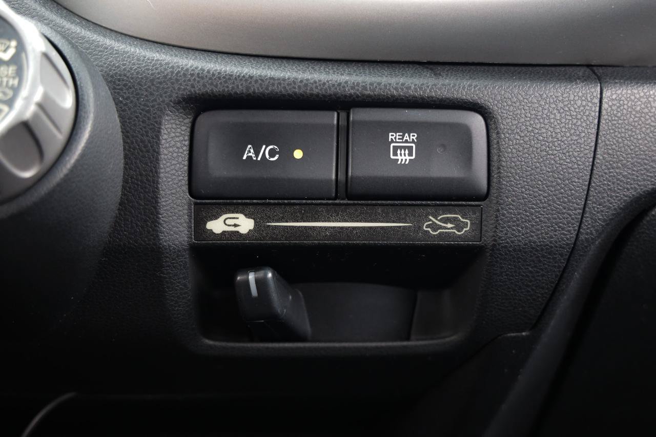 Used 2010 Honda Fit Sport image 37