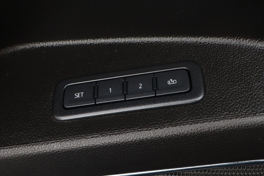 Used 2019 Chevrolet Suburban Premier image 19