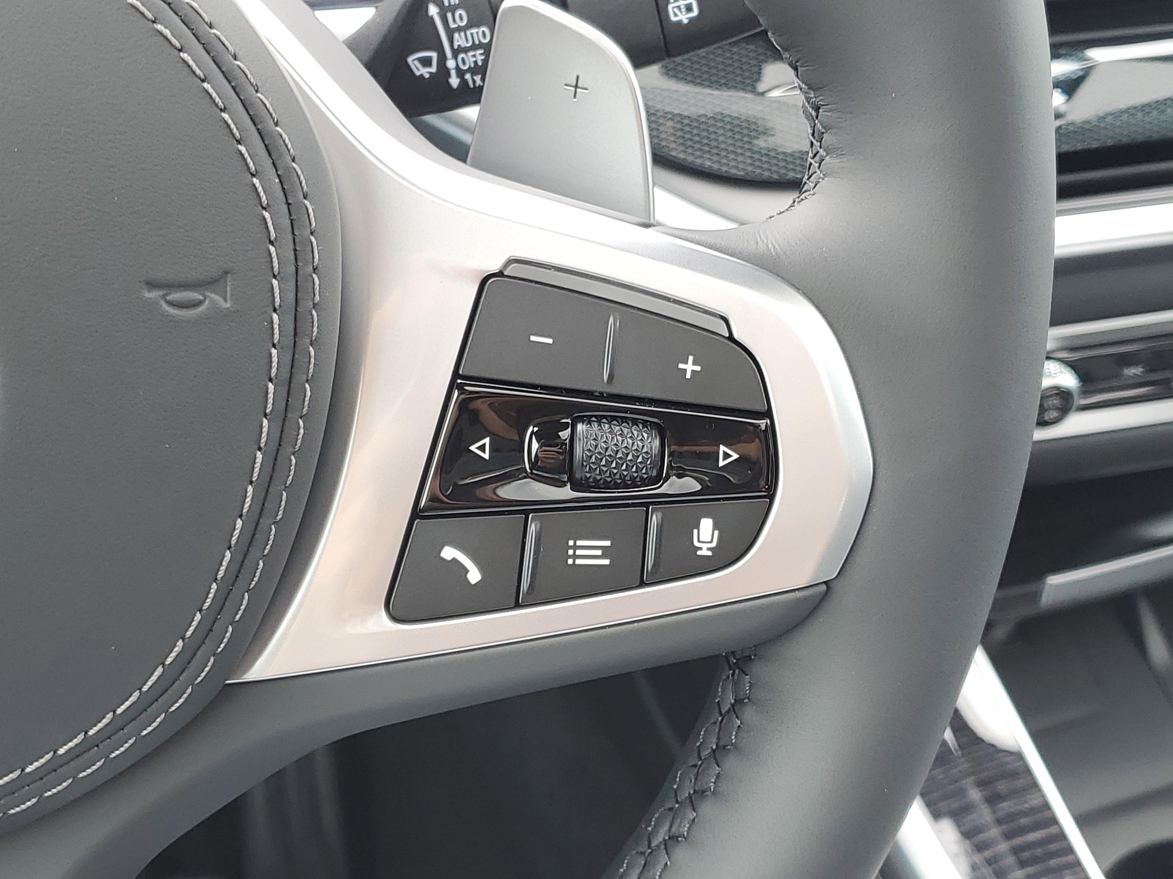 New 2026 BMW X5 xDrive40i w/ M Sport Package AWD/4WD image 13