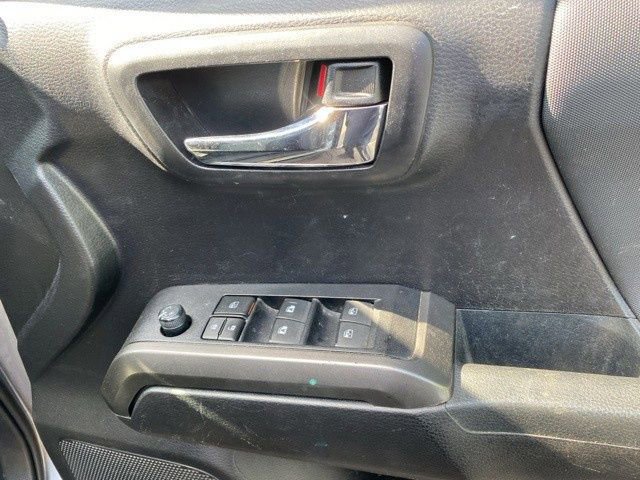 Used 2021 Toyota Tacoma TRD Off-Road image 16