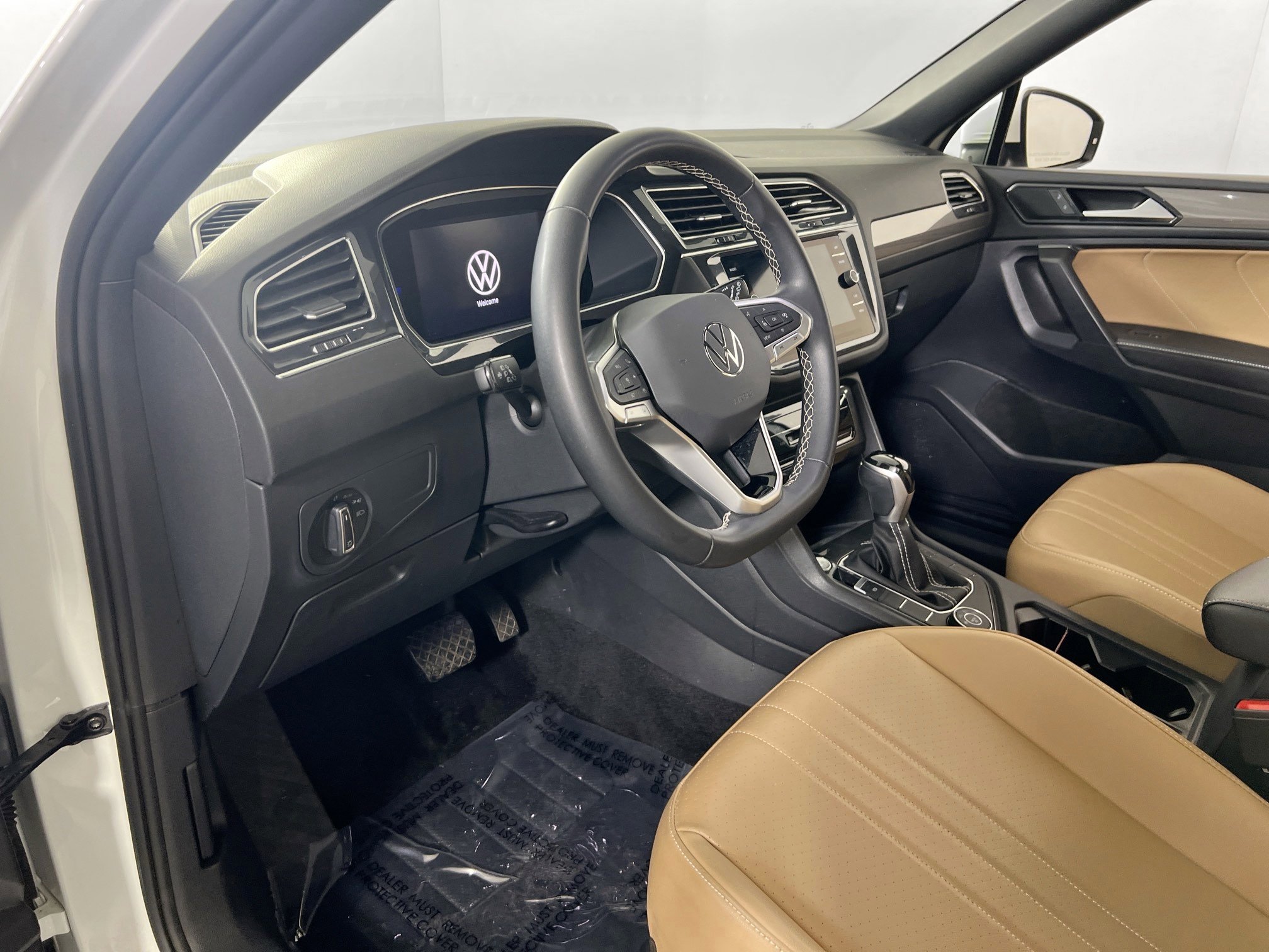 Used 2022 Volkswagen Tiguan SE AWD/4WD image 9