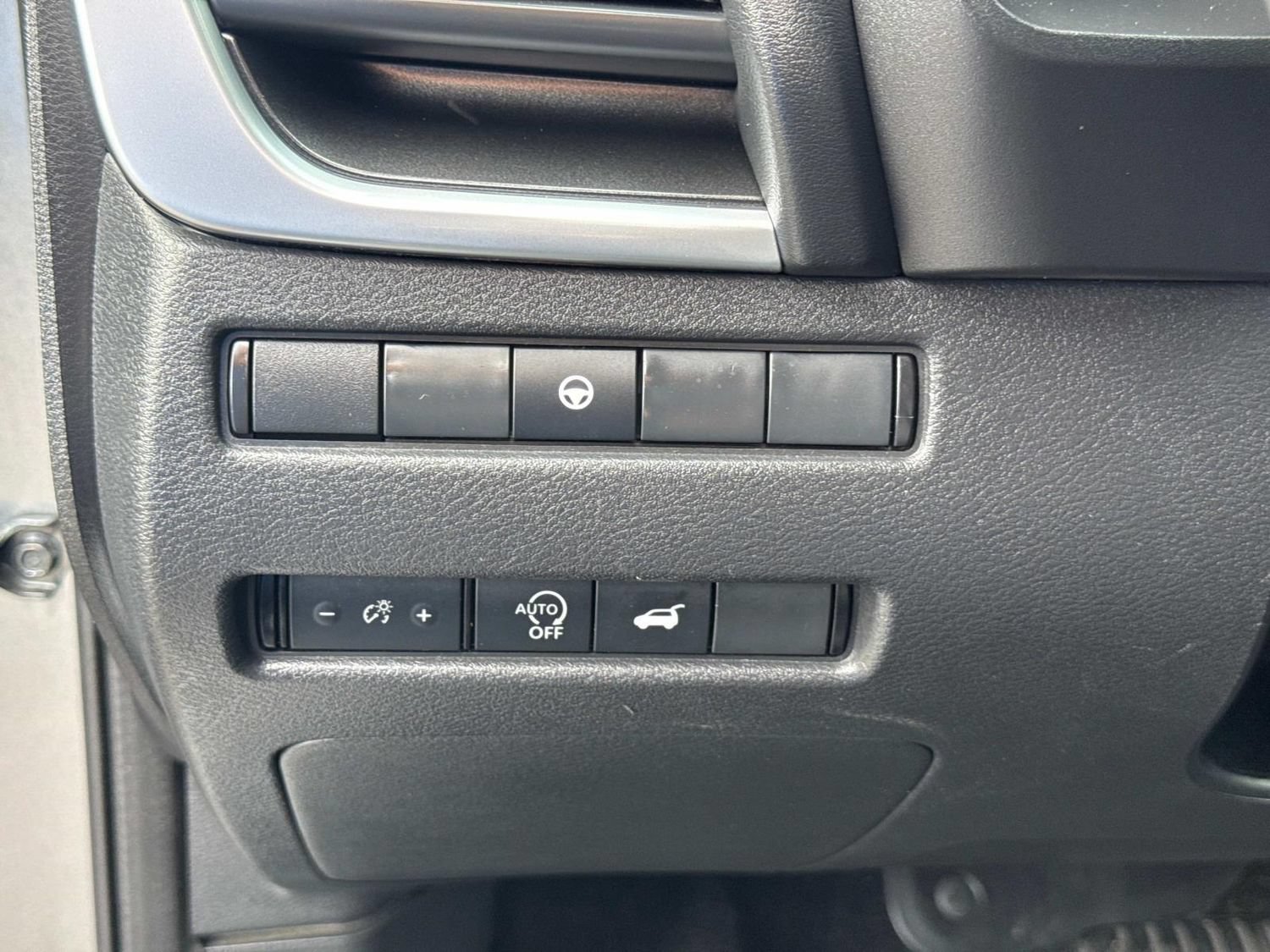 Used 2023 Nissan Rogue SV w/ SV Premium B Package FWD image 33