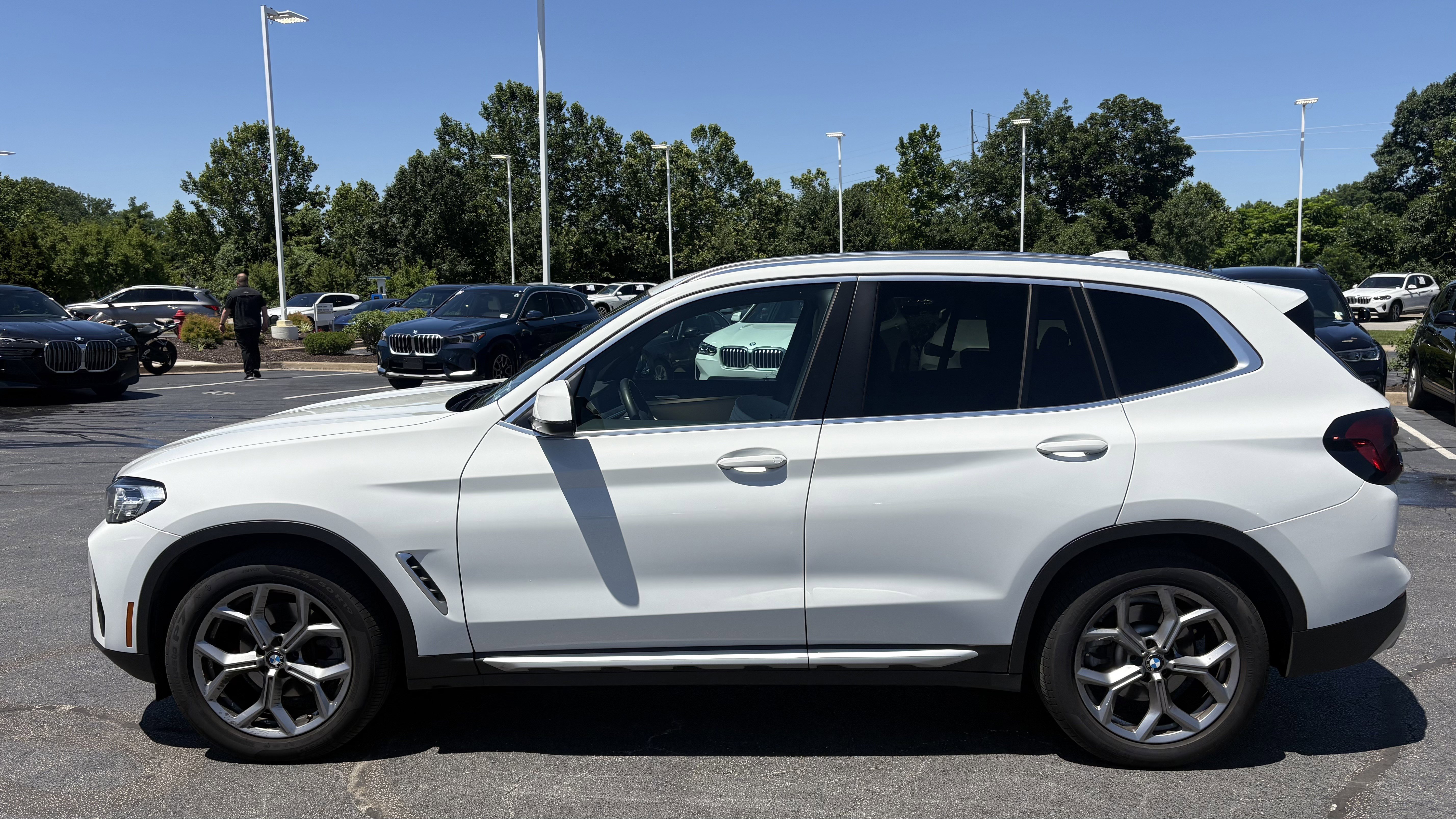 Used 2023 BMW X3 xDrive30i w/ Convenience Package AWD/4WD image 7