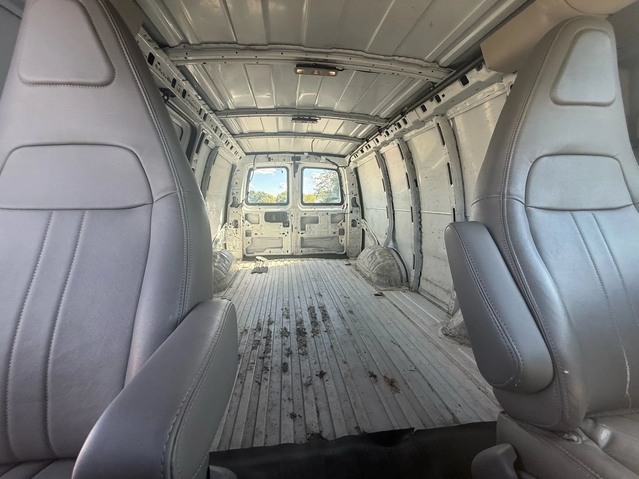 Used 2016 Chevrolet Express 2500 RWD image 49