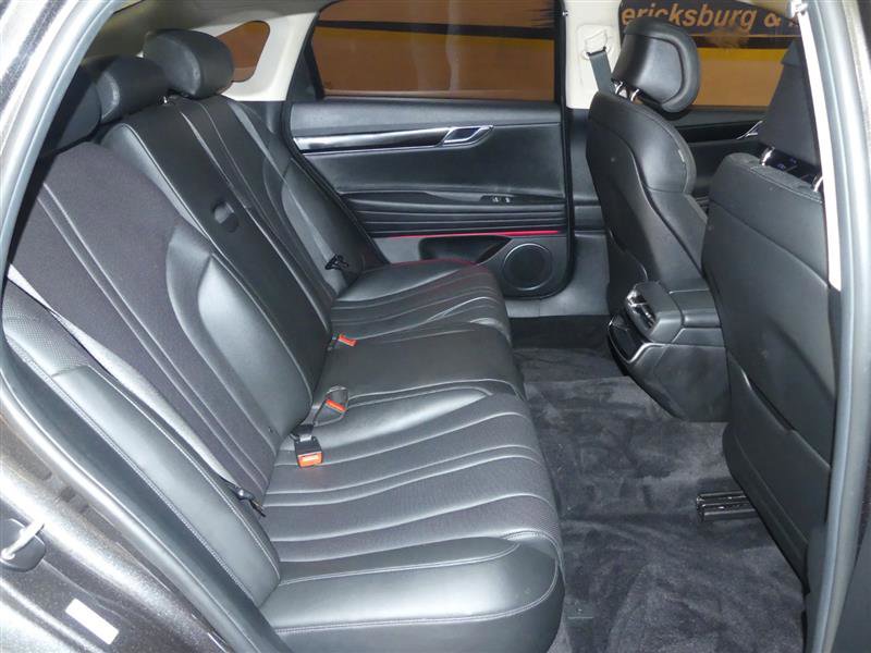 Used 2025 Genesis G80 2.5T image 28