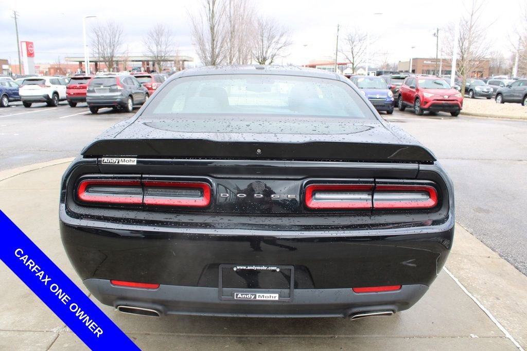 Used 2019 Dodge Challenger SXT image 8