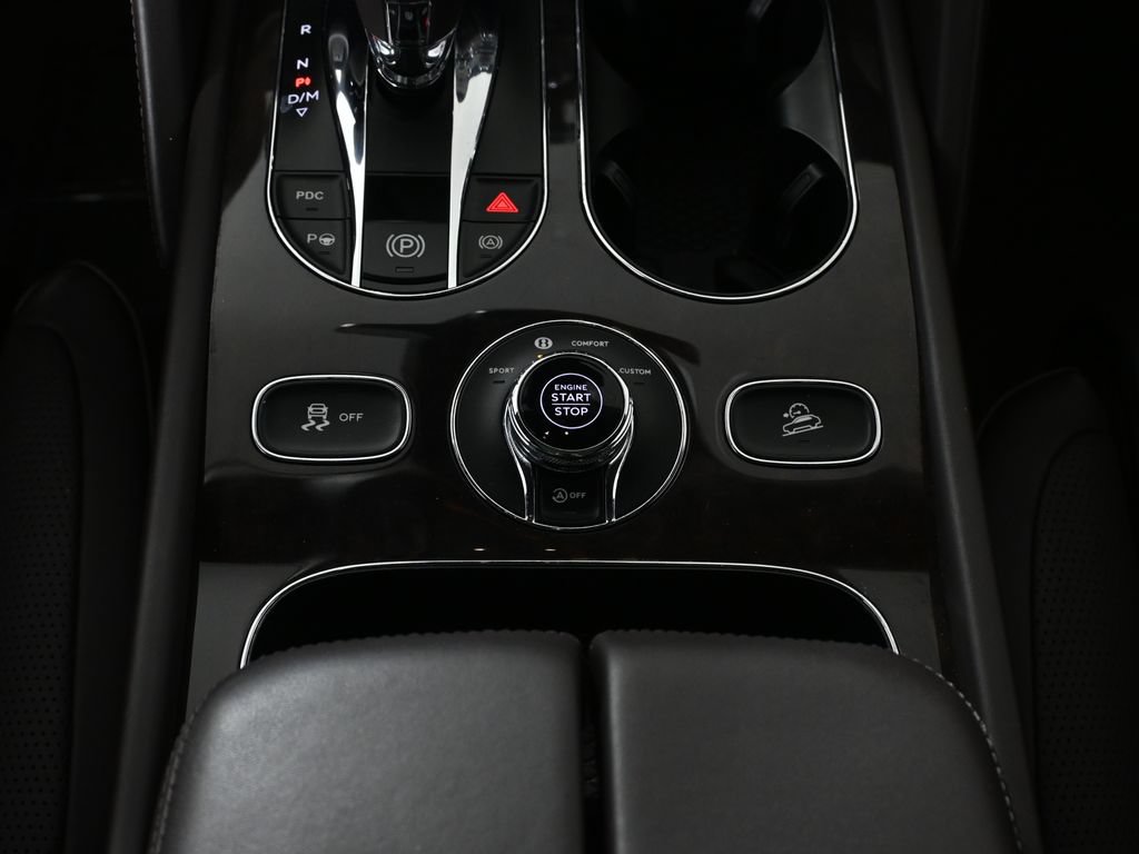 Used 2022 Bentley Bentayga AWD/4WD image 26